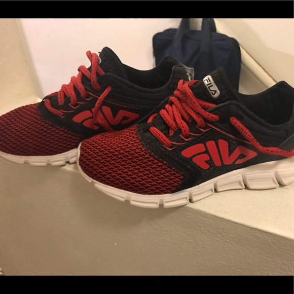 fila sneakers grade school